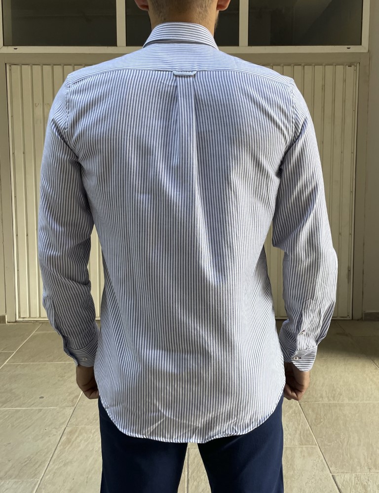 Ανδρικό πουκάμισο με γιακά λευκό με γαλάζια ρίγα 2011 φωτογραφία